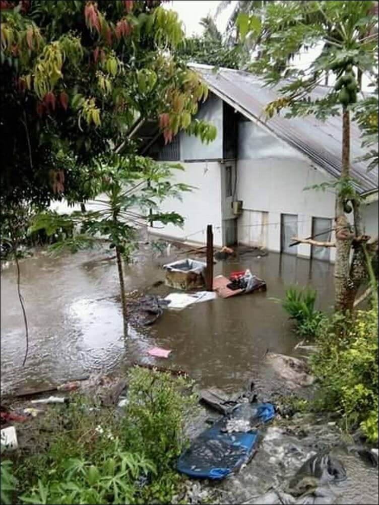 Volume hujan yang cukup besar terjadi hampir tiap hari membuat Anda perlu waspada melakuka 10 Tips Lengkap Antisipasi Banjir Agar Rumah Tetap Nyaman Dan Barang Tetap Aman